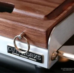 Cuttworxs Notenhouten Snijplank XL Met Sap Geul En Geïntegreerde Opvangbak 6 Cuttworxs Notenhouten Snijplank XL Met Sap Geul En Geïntegreerde Opvangbak -Keuken BBQ Winkel cuttworxs notenhouten snijplank xl met sap geul en 2