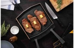 Ooni Dubbelzijdige Grizzlerplaat Met Afneembare Greep En Houten Bord -Keuken BBQ Winkel ooni dubbelzijdige grizzlerplaat met afneembare gr 3